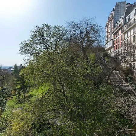 Bel Lumineux Sur La Butte Montmartre * Paris